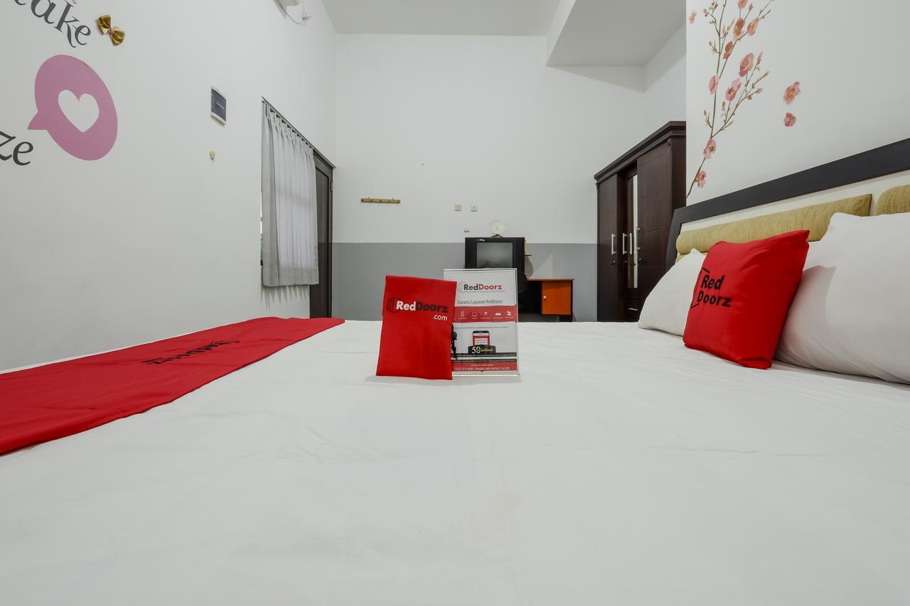 Reddoorz @ Prambanan Timur Raya Semarang Exterior photo