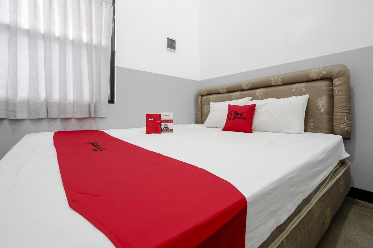 Reddoorz @ Prambanan Timur Raya Semarang Exterior photo